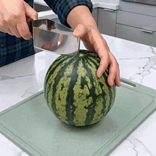 The 60-Second Watermelon Hack That’s Making Traditional Knives Look Dangerously Outdated